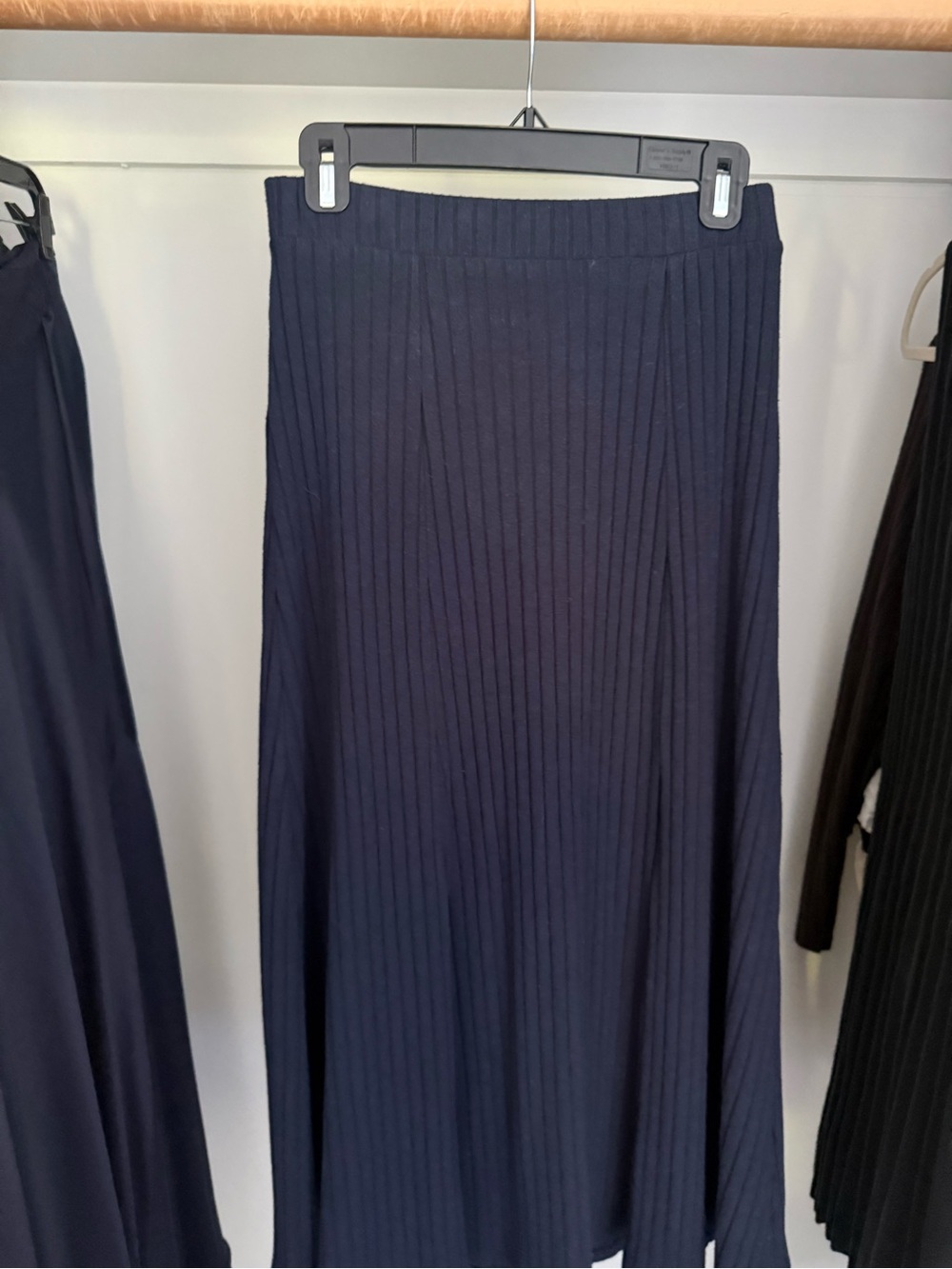 Old Navy Navy Ribbed Maxi Skirt with Elastic Waist